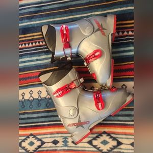 Kids Atomic Downhill Ski boots Us size 1